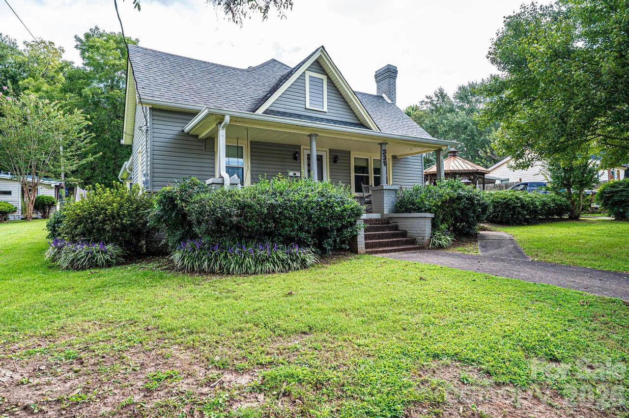 335 Harmon Street - Photo 1