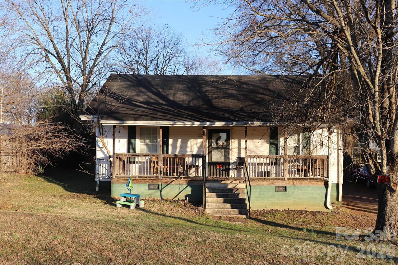 1015 9th Street - Photo 1
