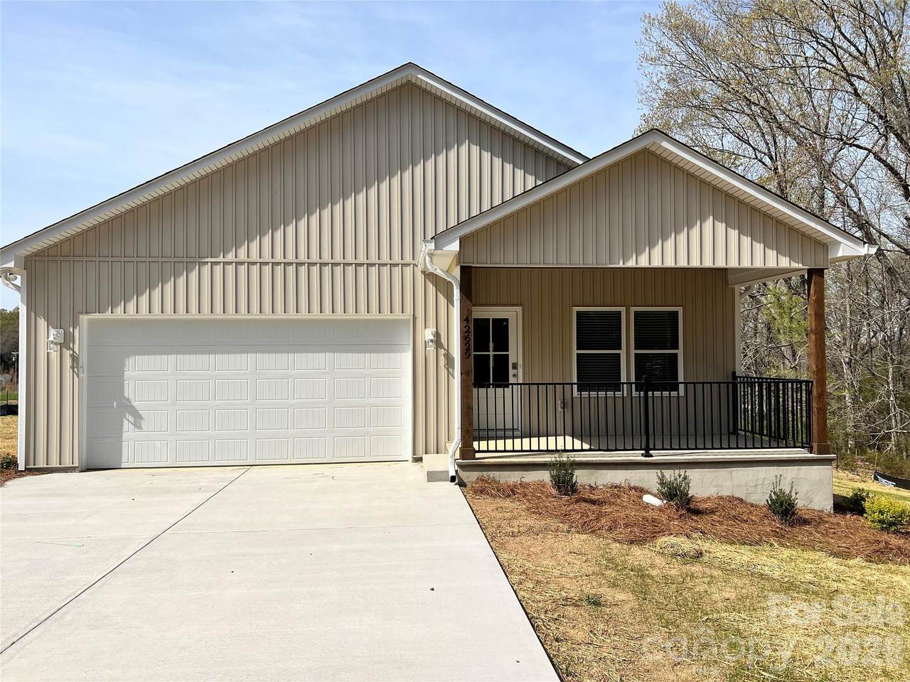 42629 Greenview Drive - Photo 1