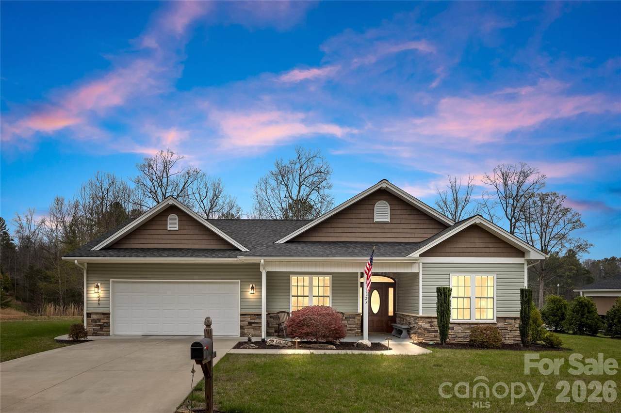 1123 King George Court - Photo 1