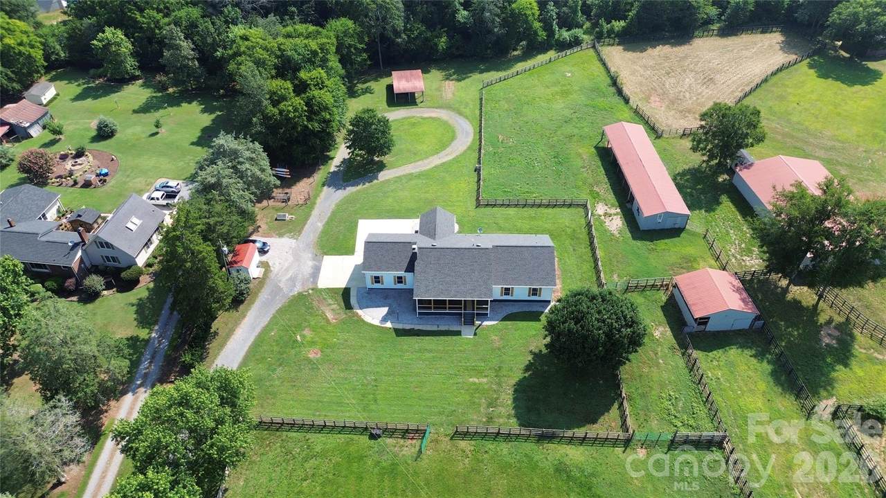 5008 Steele Village Road - Photo 1