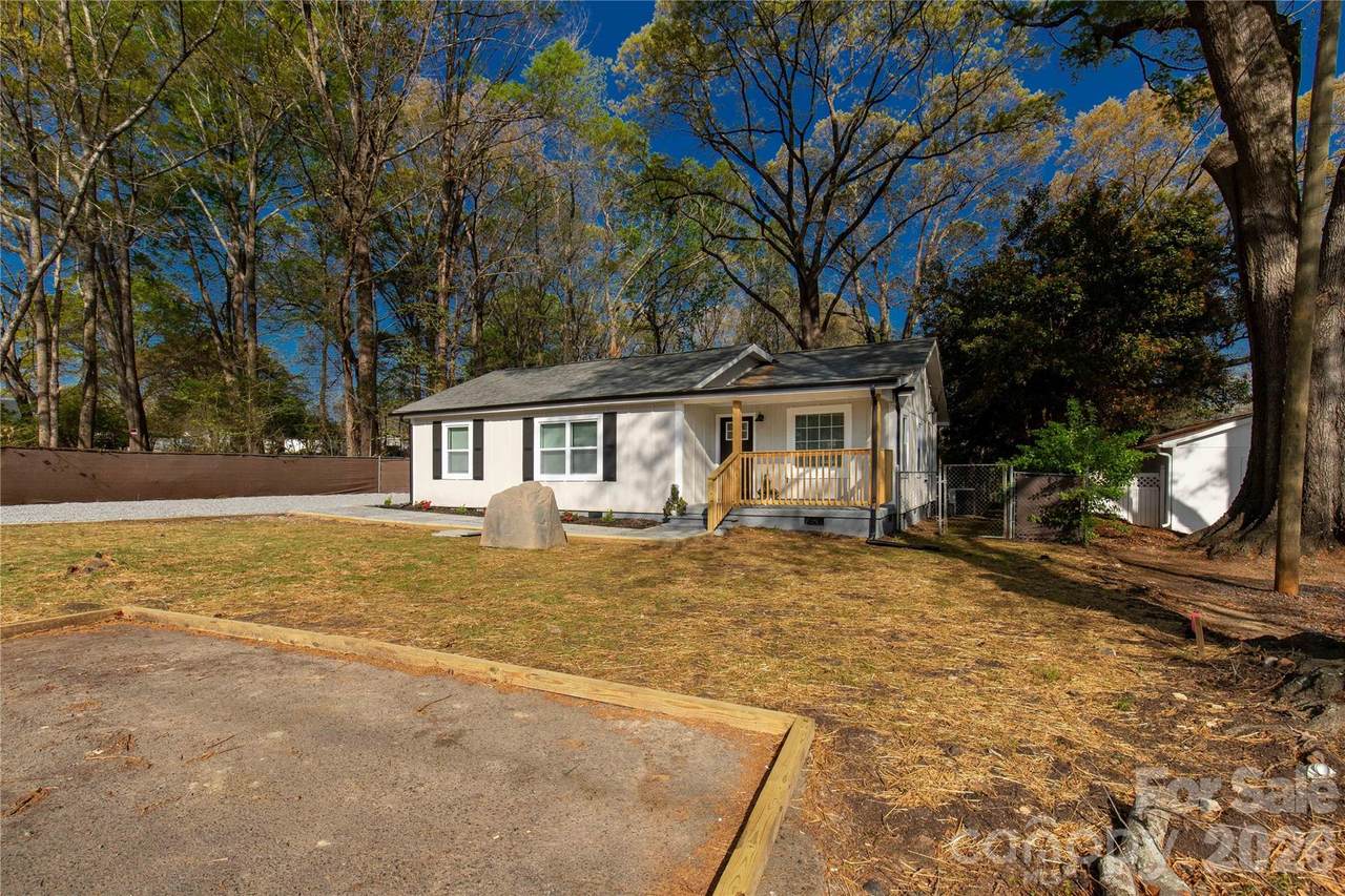 2862 Greenwood Road - Photo 1