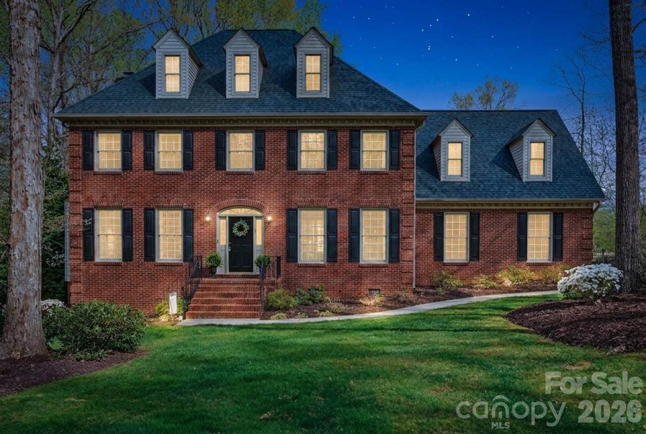 121 Sterling Court - Photo 1