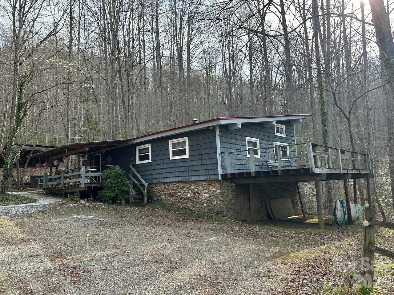 440 Holly Falls Lane - Photo 1