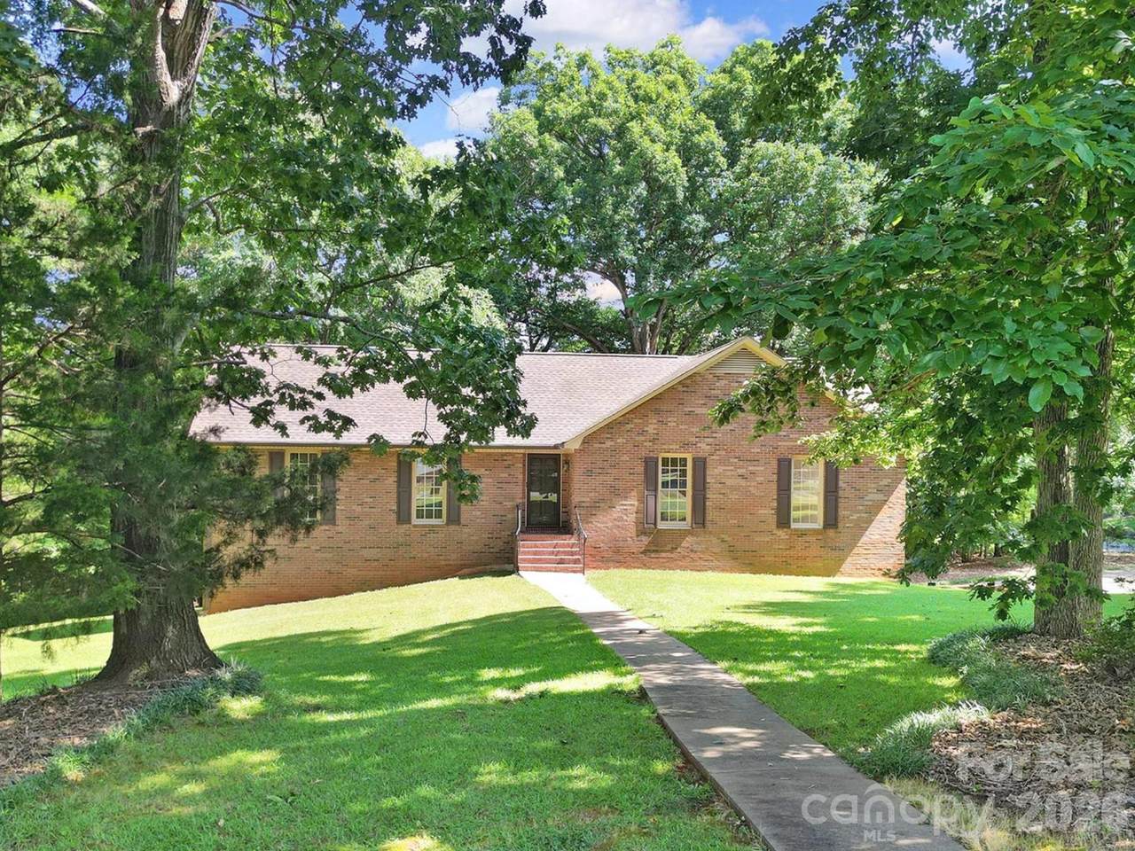 8927 Scarsdale Drive - Photo 1