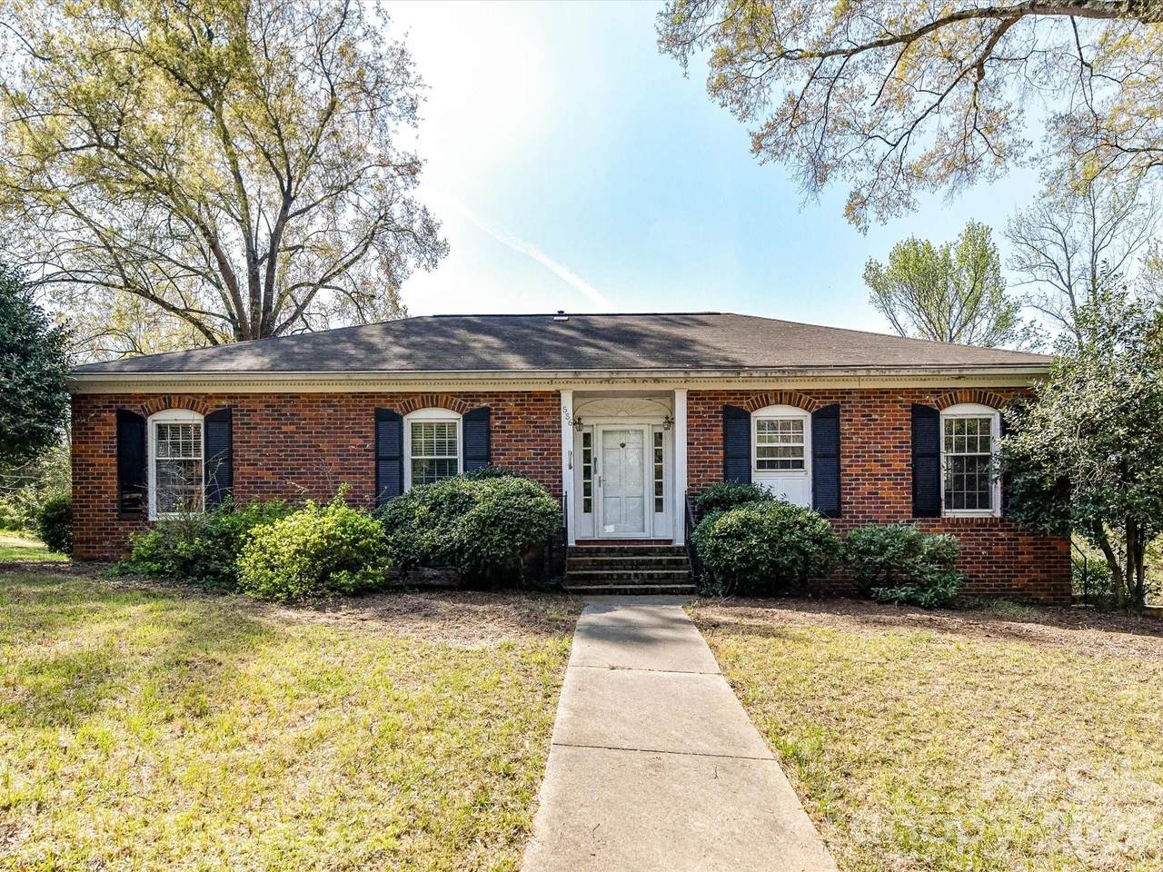 556 Eastway Street - Photo 1