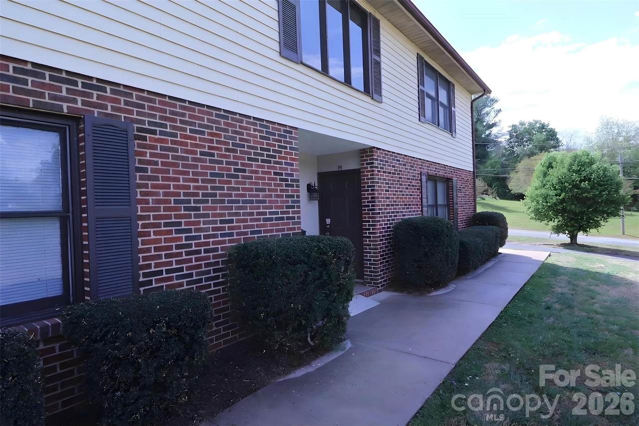 525 12th Street - Photo 1