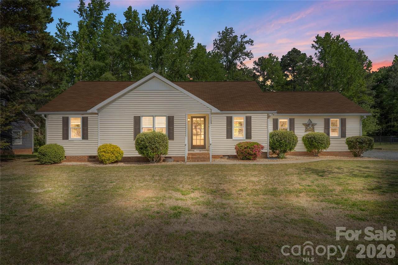 7408 Veranda Drive - Photo 1