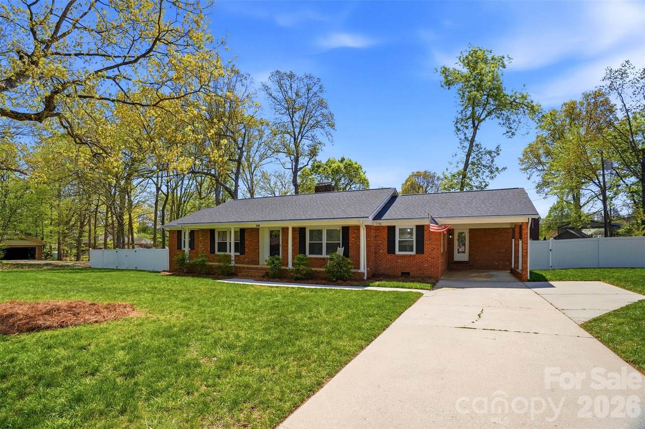 440 Woodland Drive - Photo 1