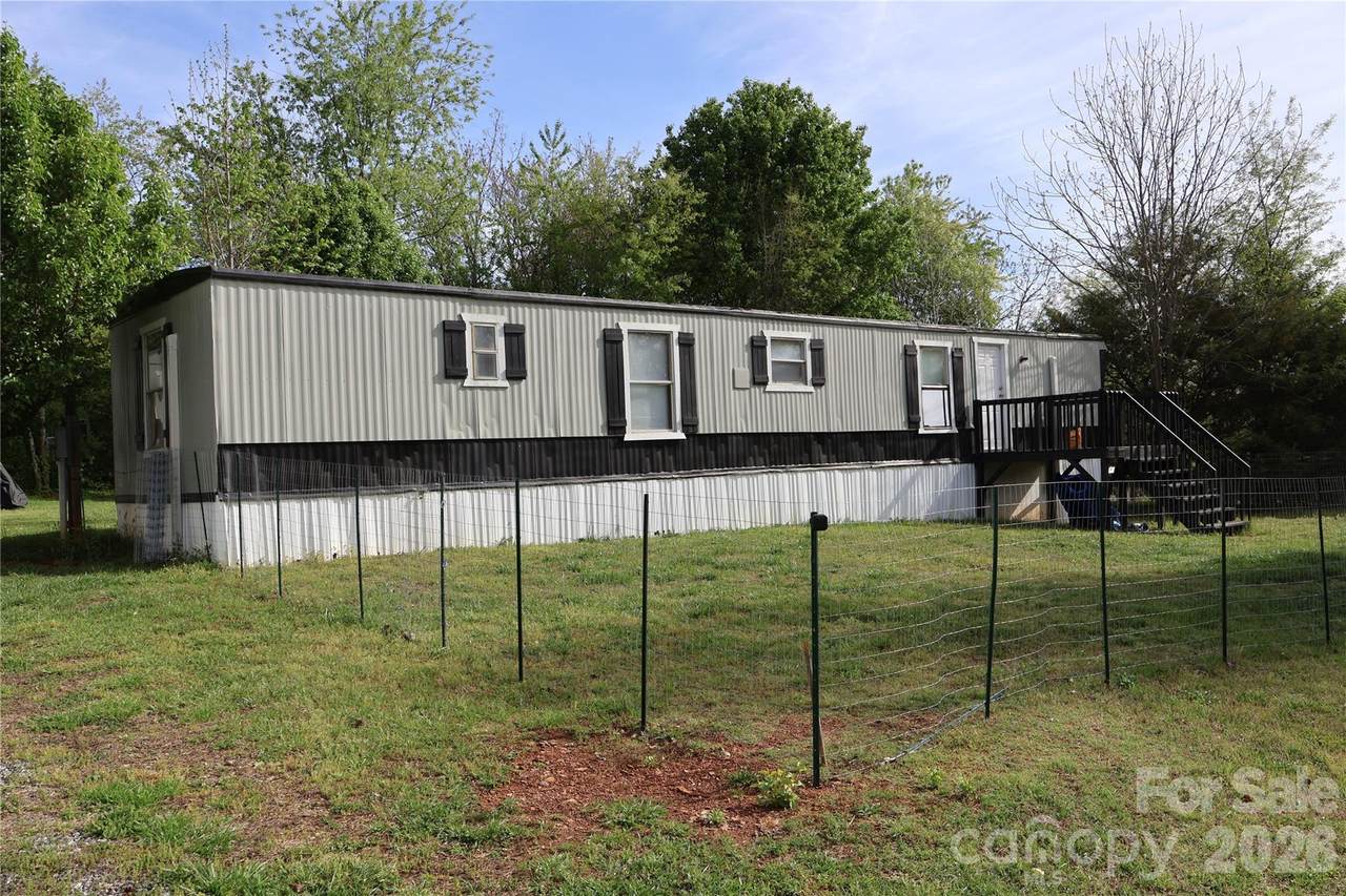 126 Cedarvale Drive - Photo 1