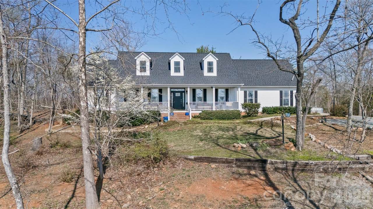 374 & 378 Collinsville Road - Photo 1