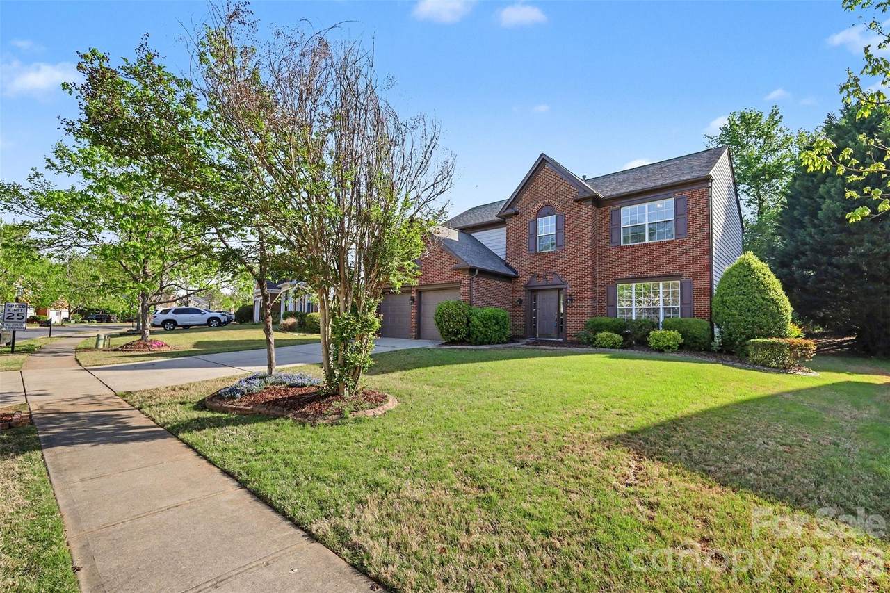 9144 Linden Tree Lane - Photo 1