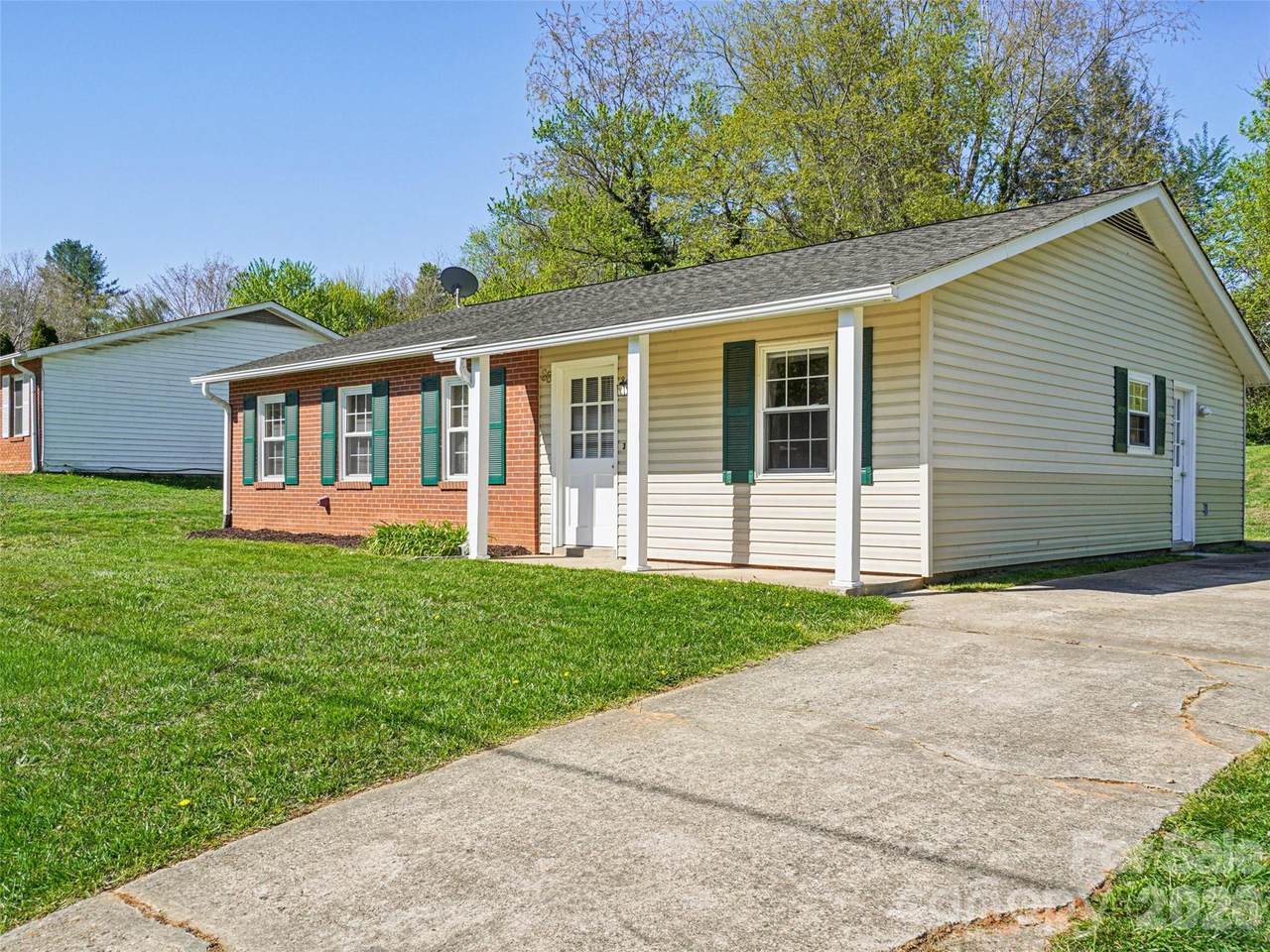 88 Lees Creek Road - Photo 1