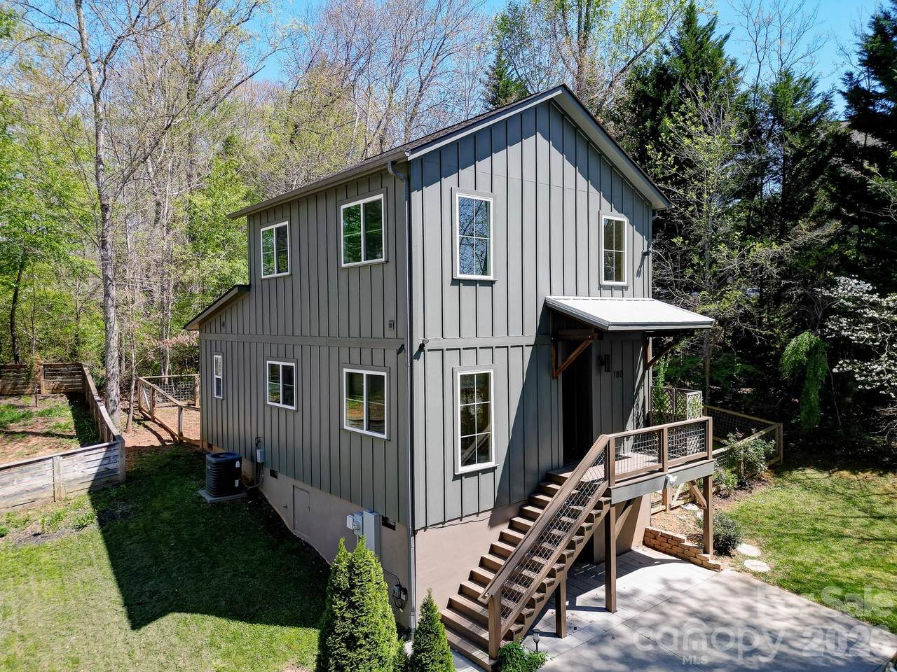 180 Moody Avenue - Photo 1