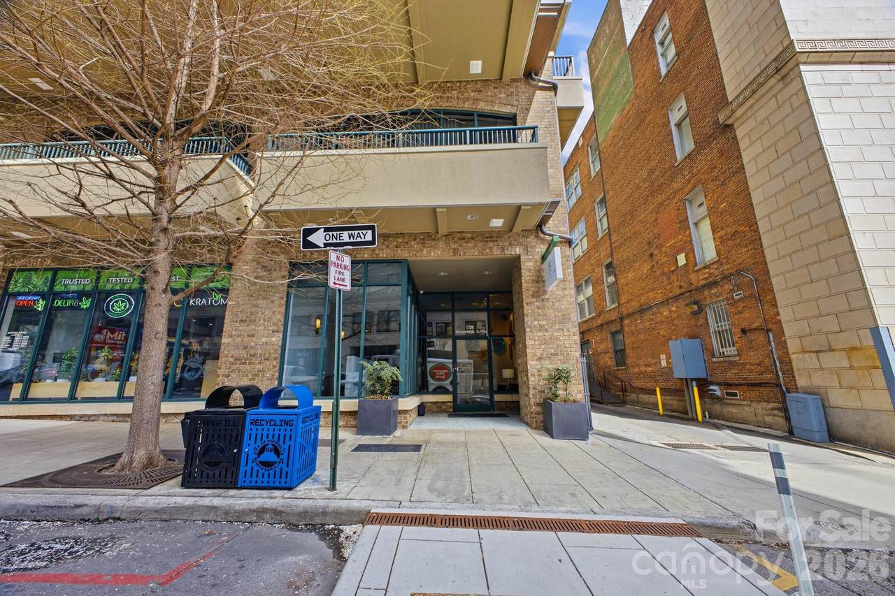 21 Battery Park Avenue - Photo 1
