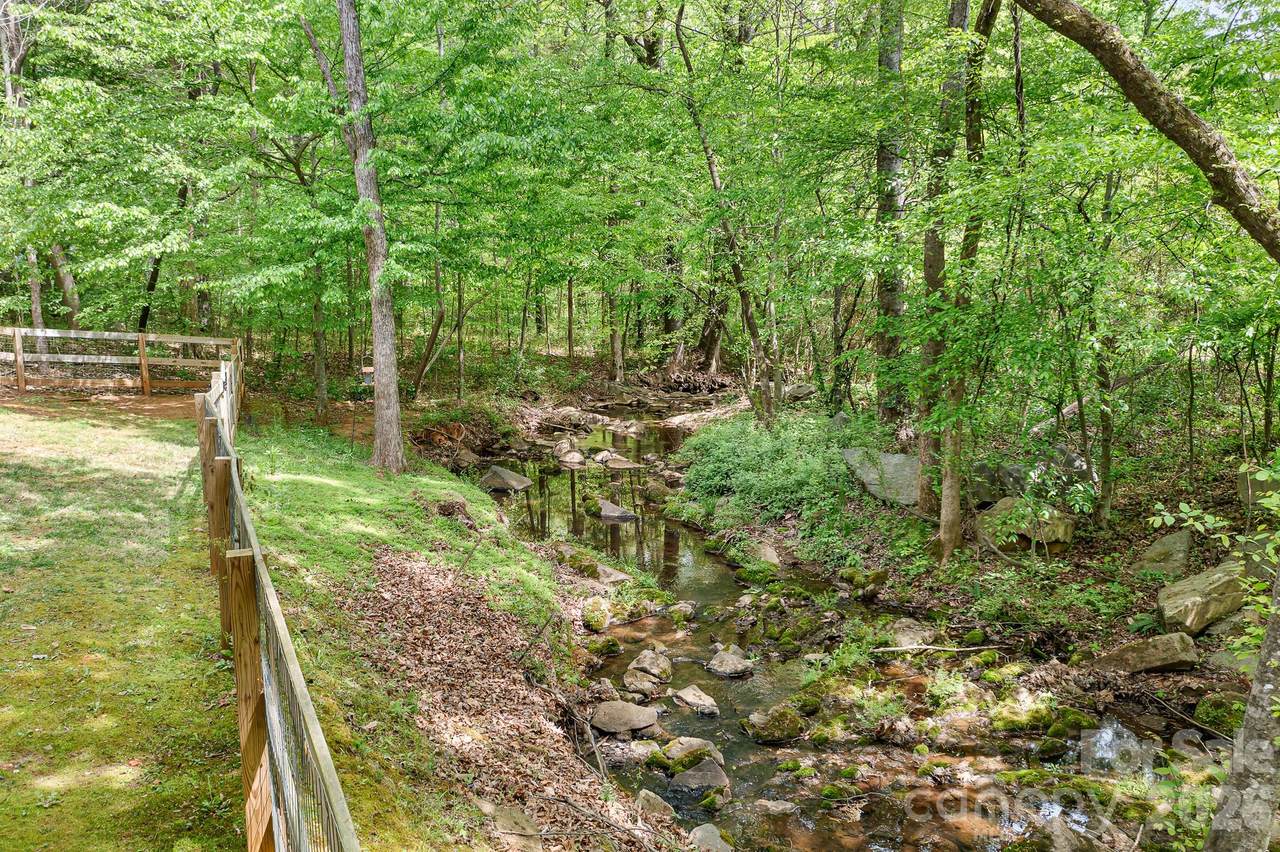 https://bt-photos.global.ssl.fastly.net/cmls/1280_boomver_1_4366997-1.jpg