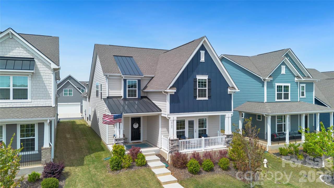 2726 Monument Point Circle - Photo 1
