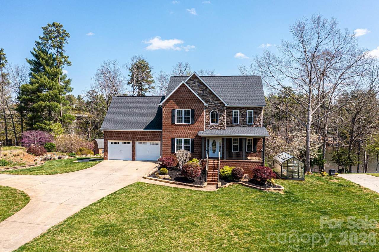4726 Crystal Falls Avenue - Photo 1