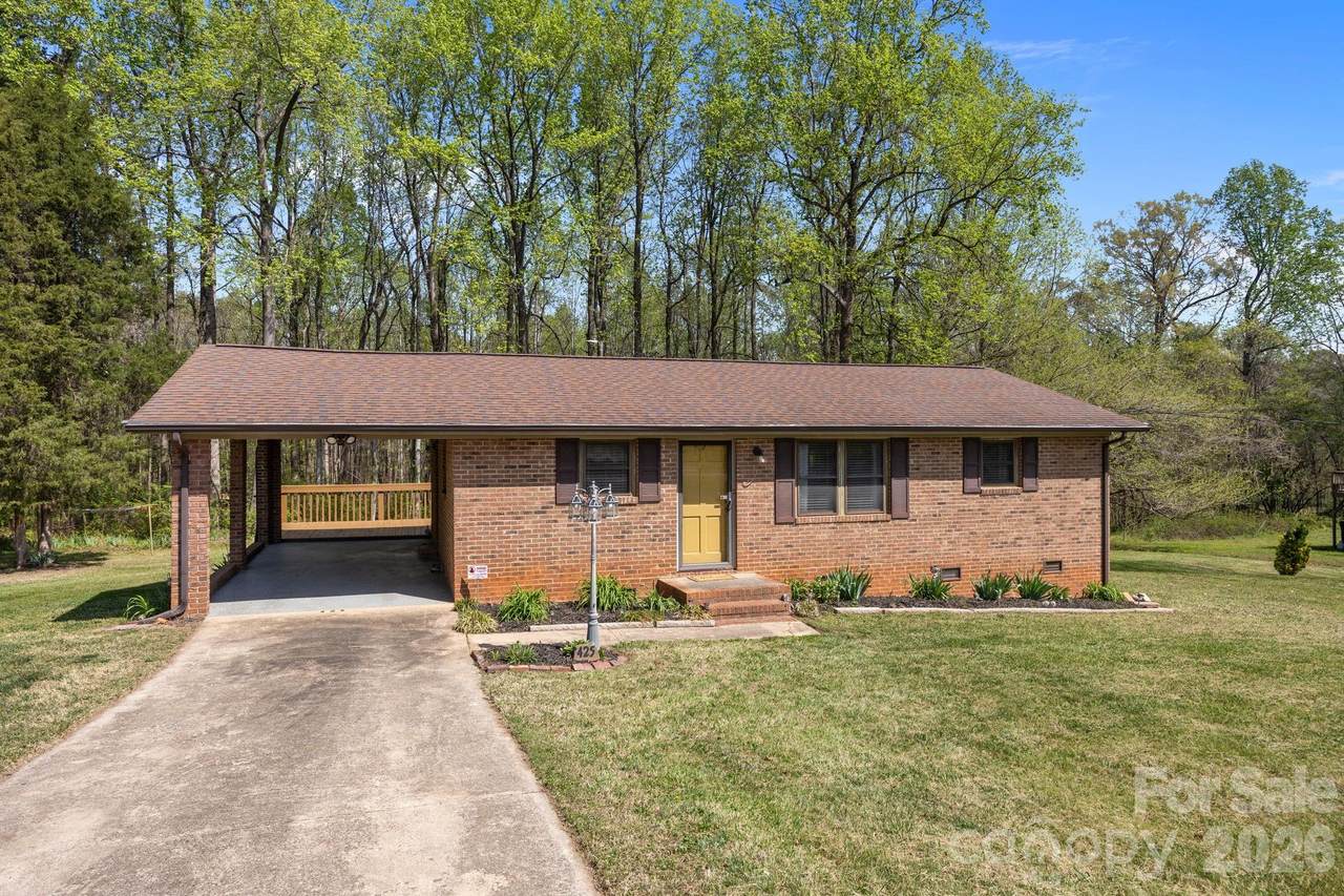 425 Robinson Road - Photo 1
