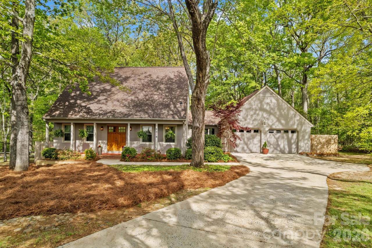 1121 Juniper Street - Photo 1