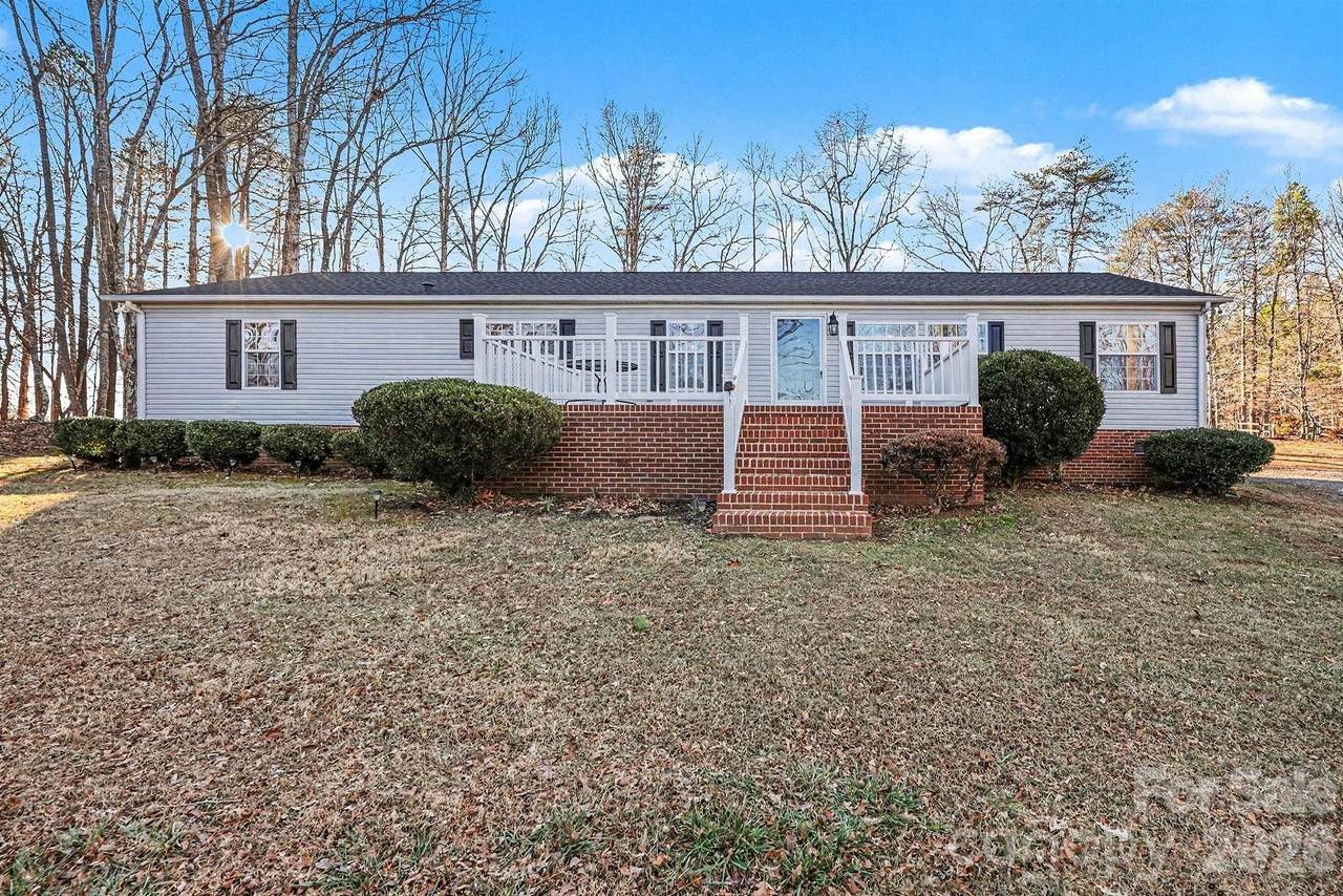 1115 Cross Creek Drive - Photo 1