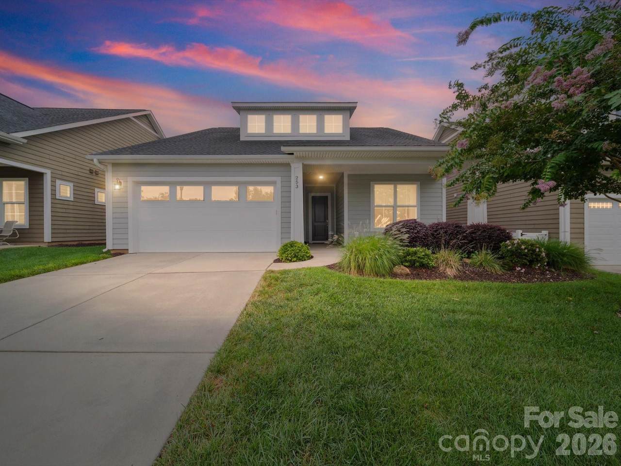 253 Stone Mountain Way - Photo 1