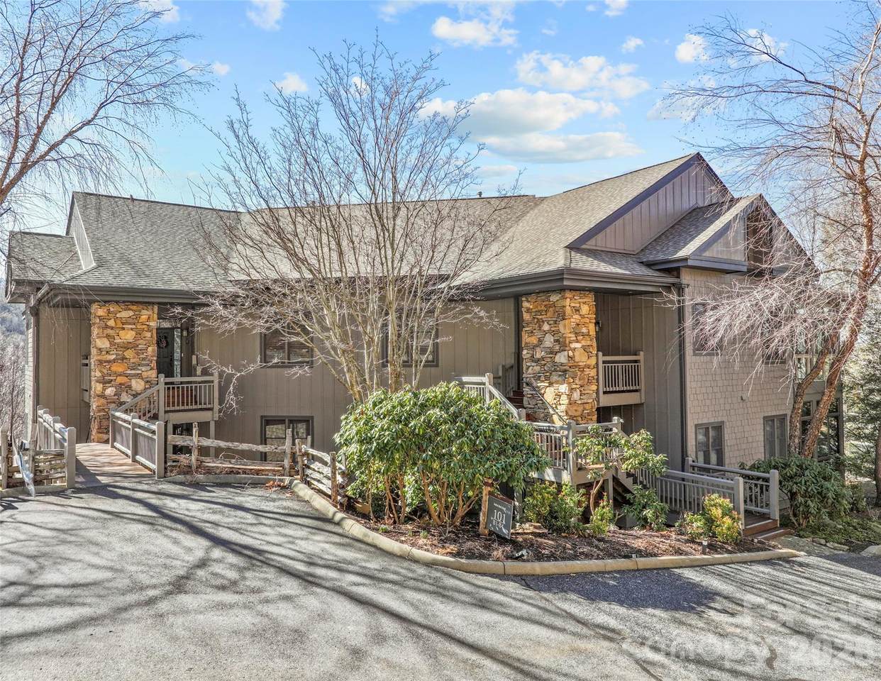 101 Spring Rock Road - Photo 1
