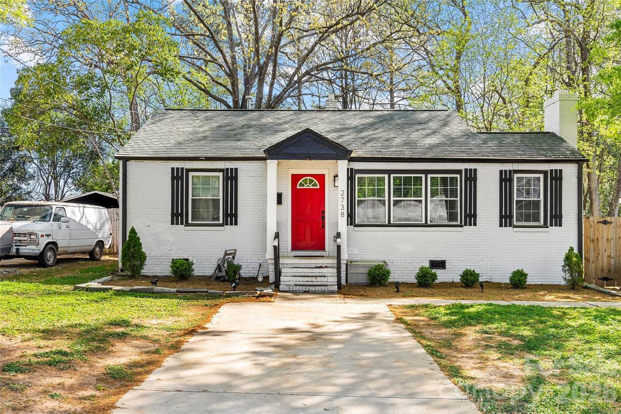 2738 Catalina Avenue - Photo 1
