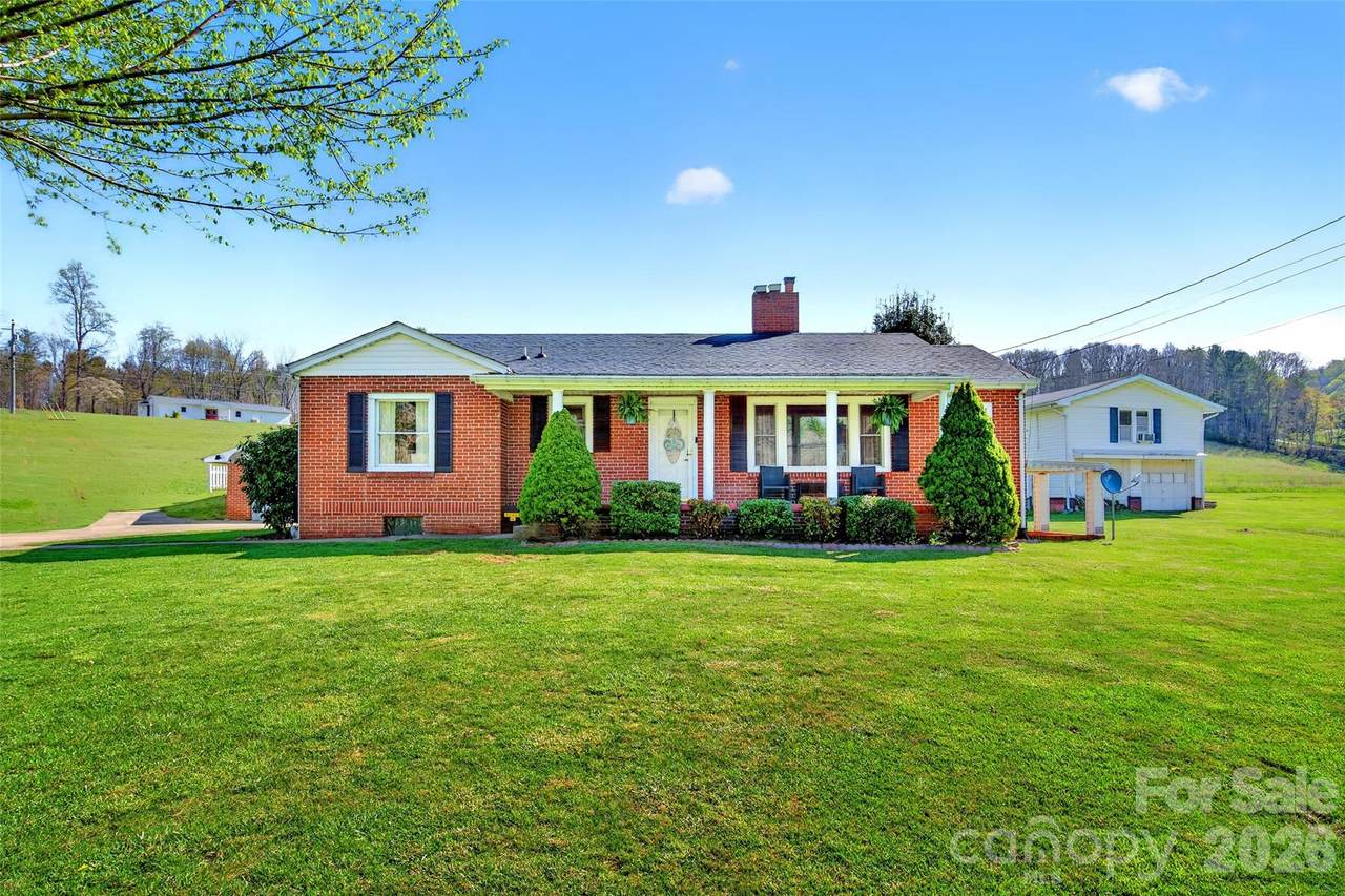 1511 White Oak Road - Photo 1