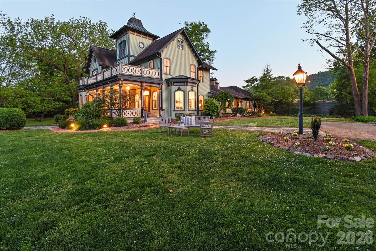 204 Lawson Street - Photo 1