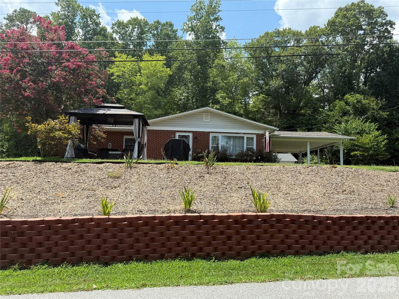 108 Scott Street - Photo 1