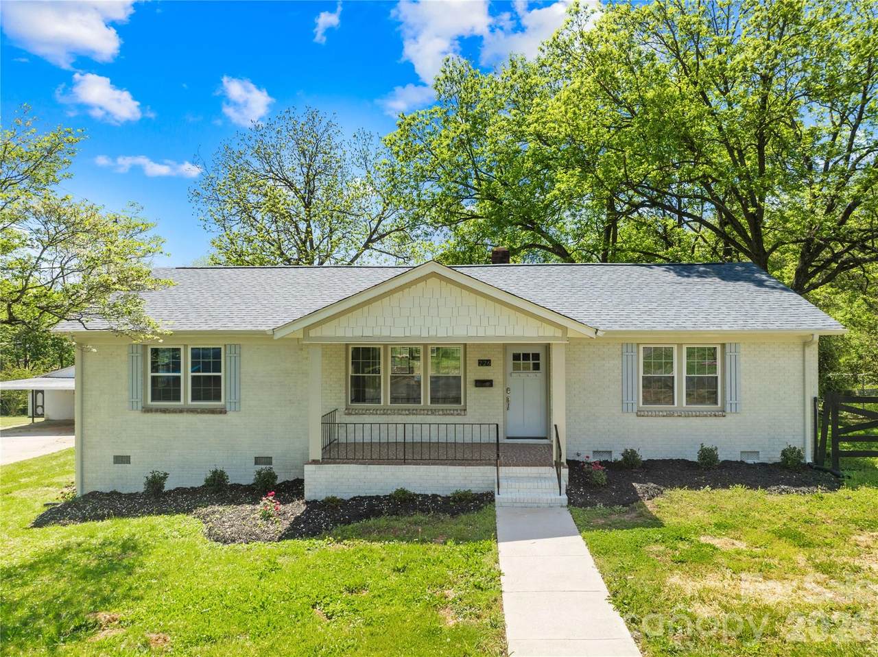 226 Planetree Drive - Photo 1