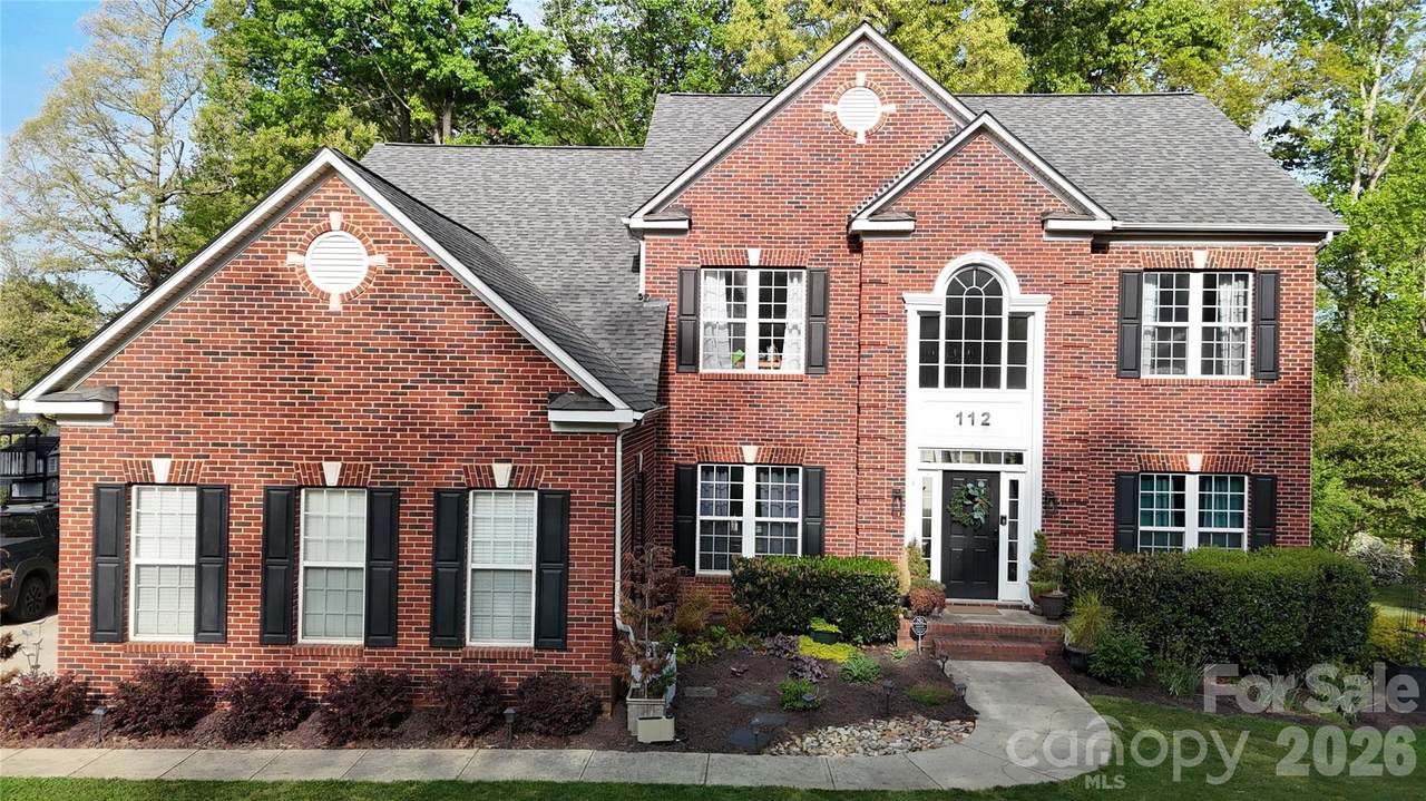 112 Huntly Lane - Photo 1