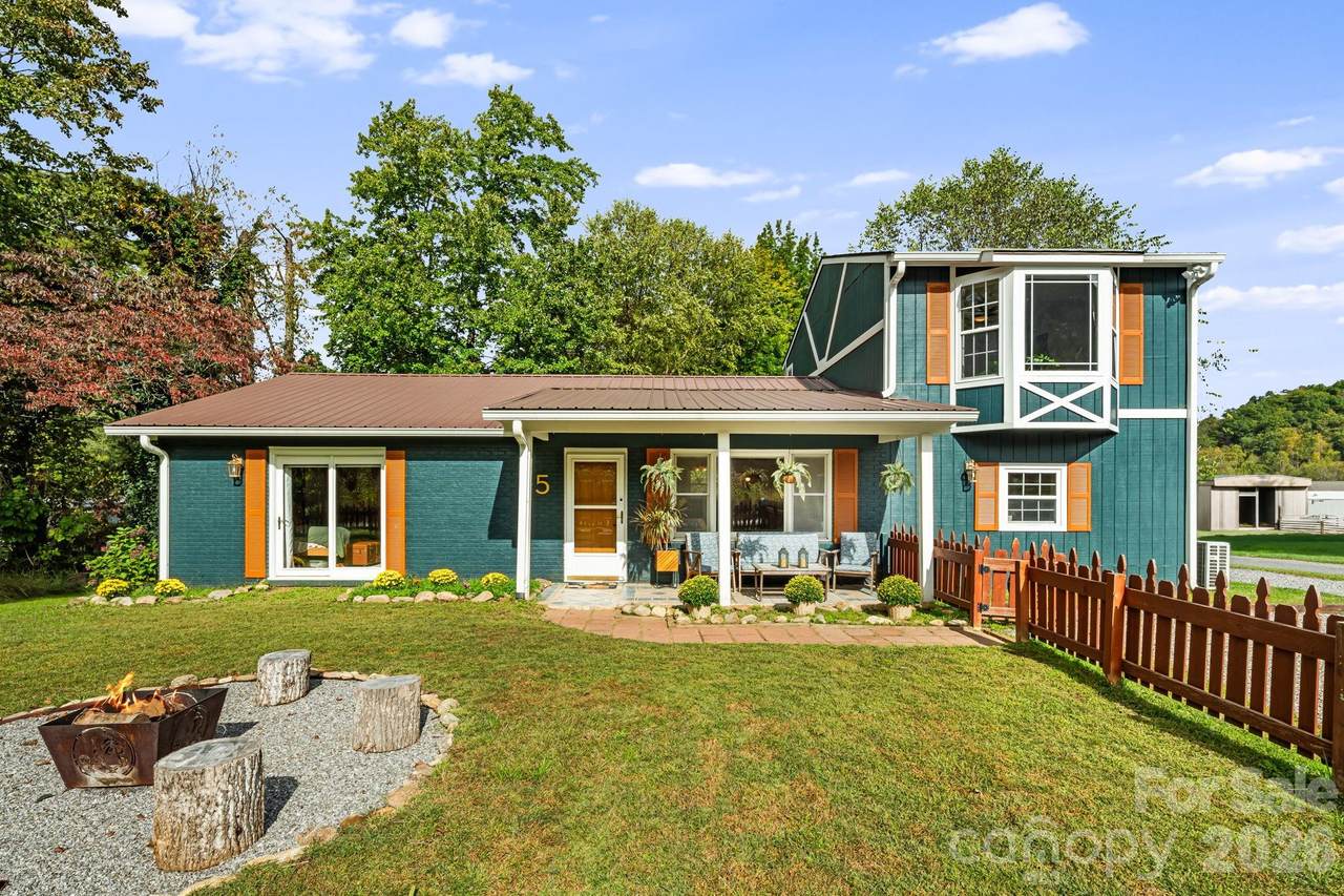 25 Pinewood Drive - Photo 1