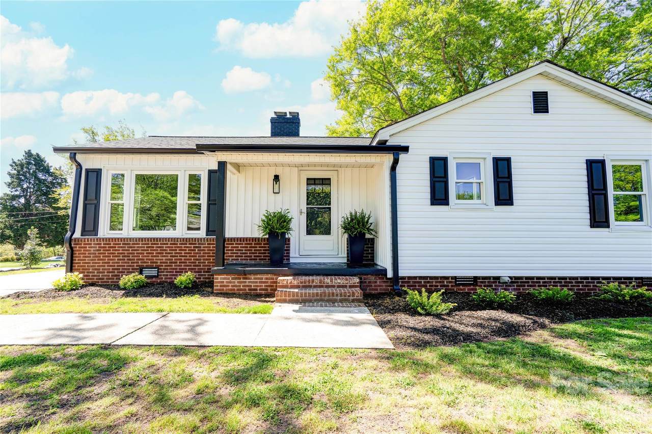 763 Broad Street - Photo 1