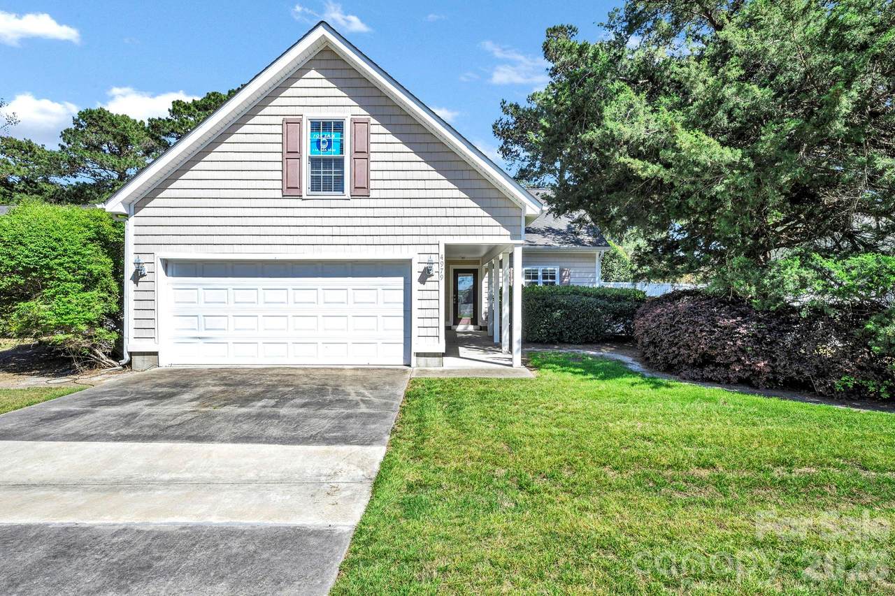4979 Glen Cove Drive - Photo 1