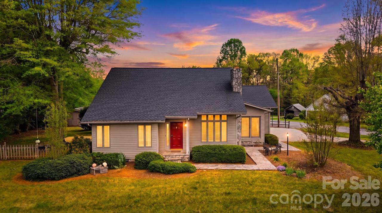 192 Reese Loop - Photo 1