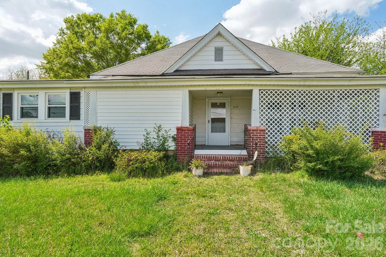 210 Griffith Road - Photo 1