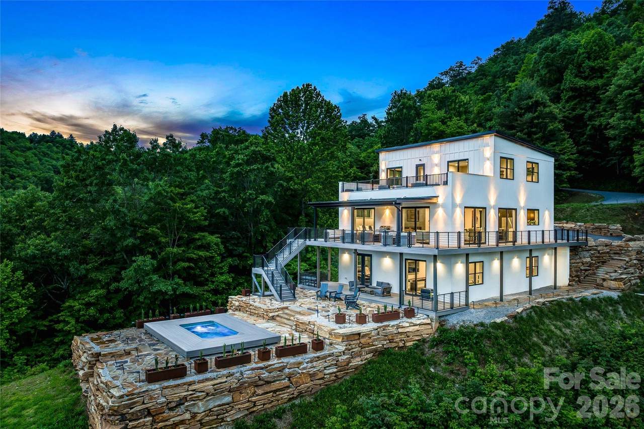 840 Fontana Trace Drive - Photo 1