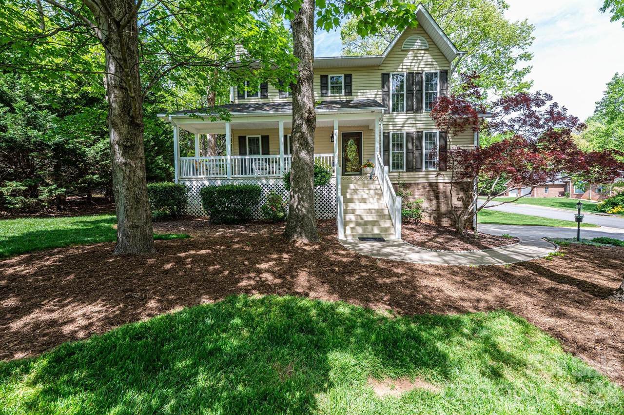 600 17th Avenue Drive - Photo 1