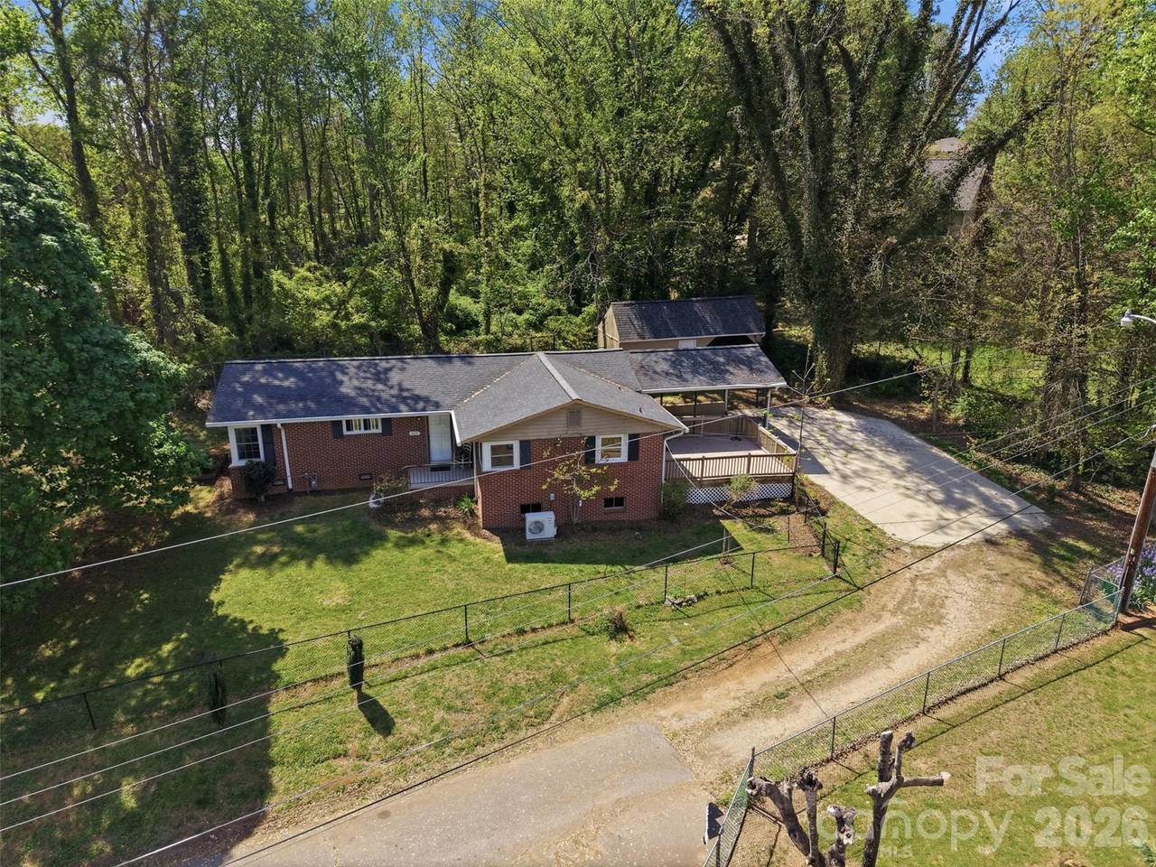 409 Walnut Place - Photo 1