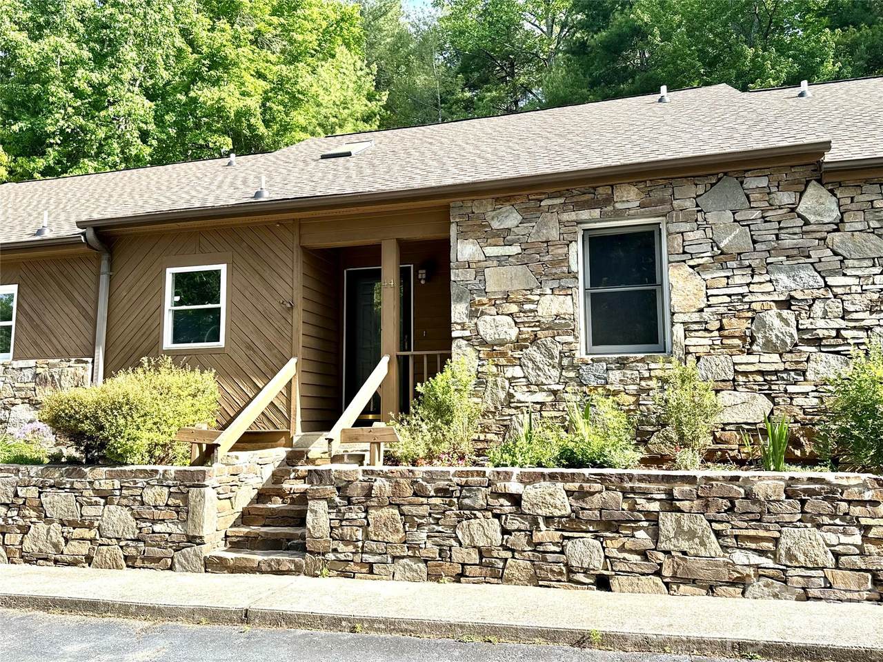 44 Sagebrush Circle - Photo 1