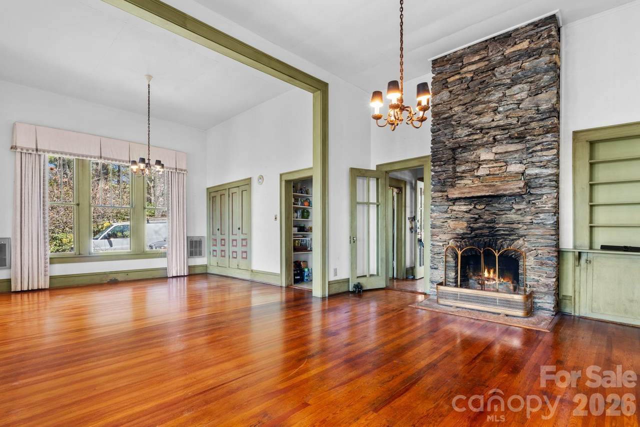 334 Chestnut Circle - Photo 1