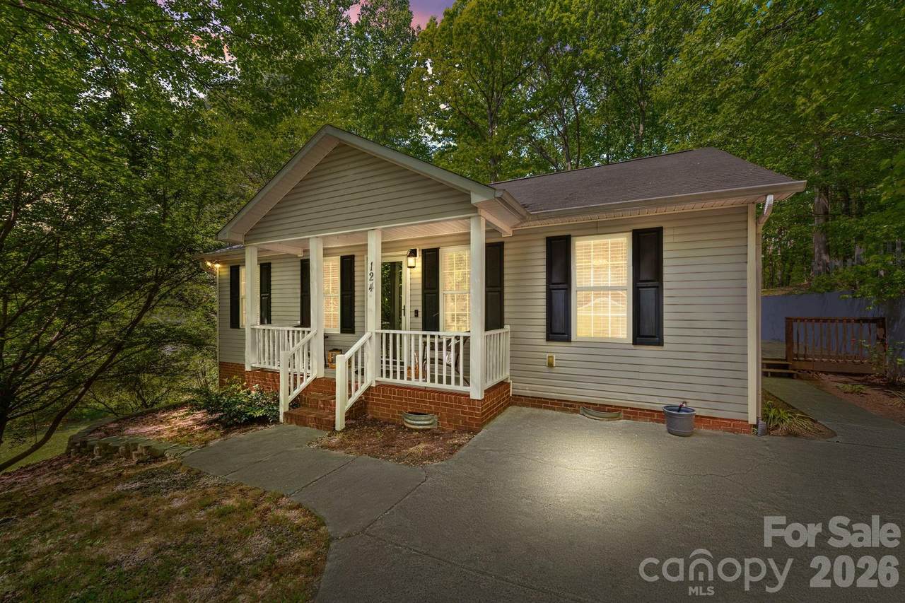 124 Stately Pines Drive - Photo 1