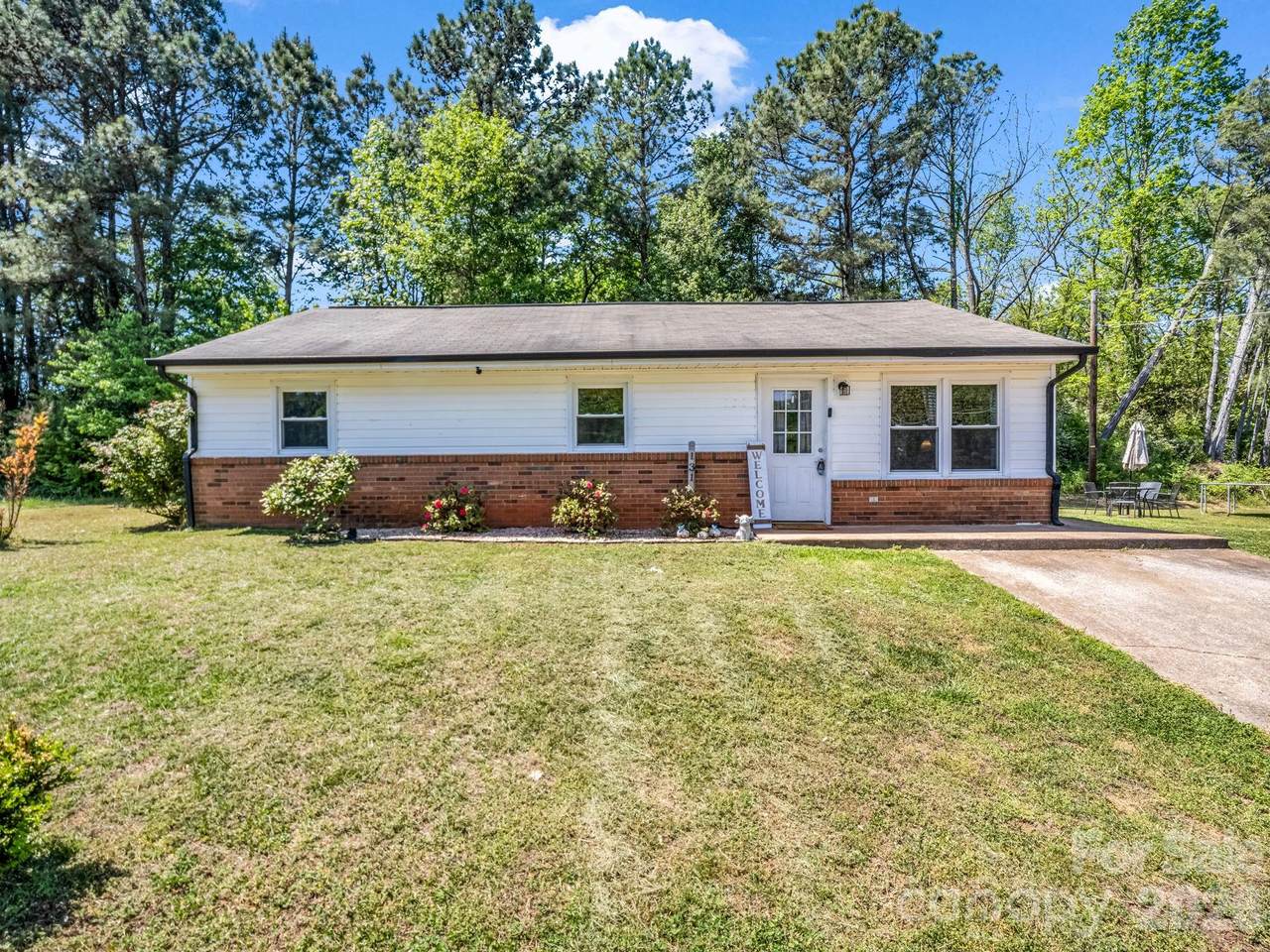 131 Winchester Drive - Photo 1