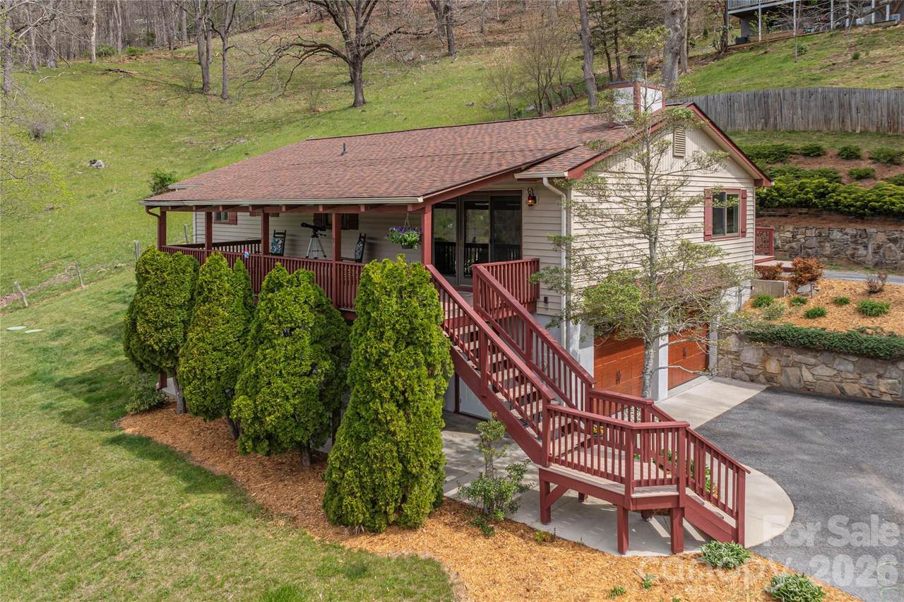 134 Hillside Drive - Photo 1