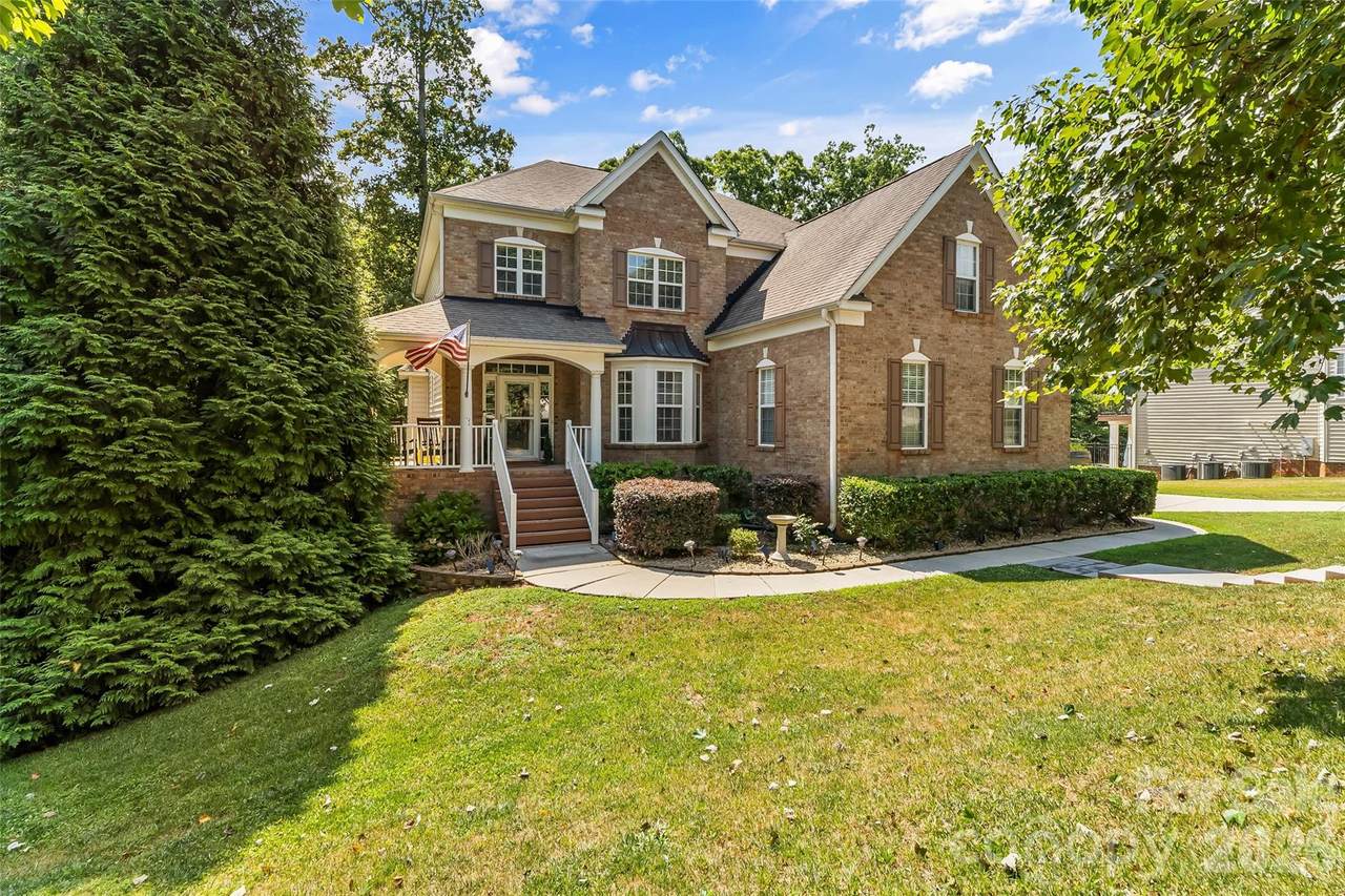 120 Harrison Point Court - Photo 1