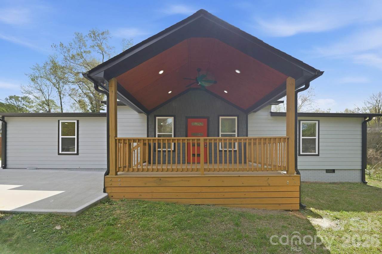 501 Friendship Drive - Photo 1