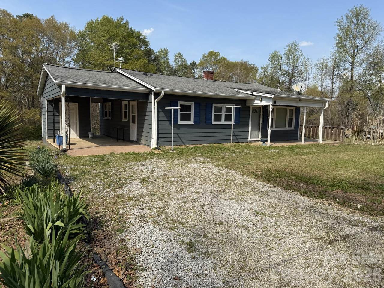 183 Pebble Drive - Photo 1