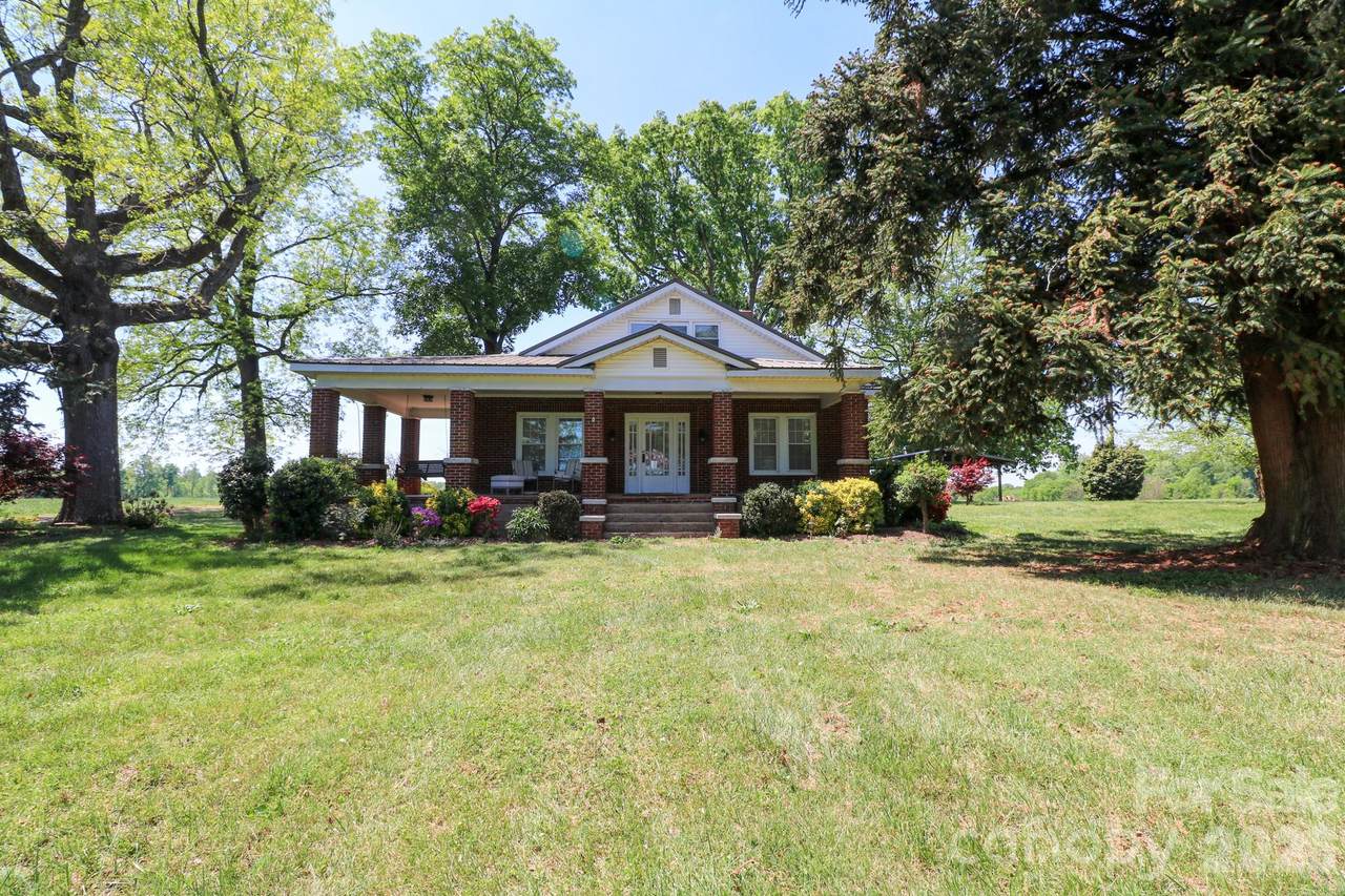 790 Foster Road - Photo 1